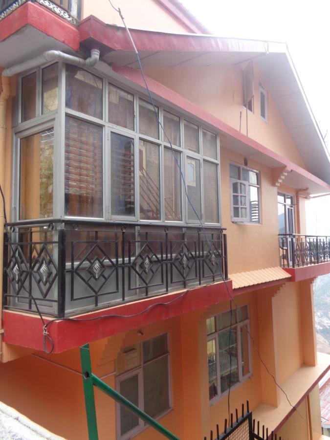 Deluxe Homestay Apartments With Kitchen In Σίμλα Εξωτερικό φωτογραφία